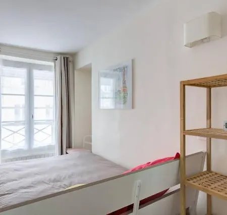New Two Rooms, Madeleine Louvre Apartament